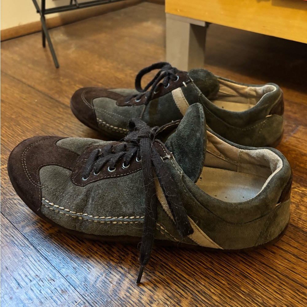 Men's Casual Suede Sneakers